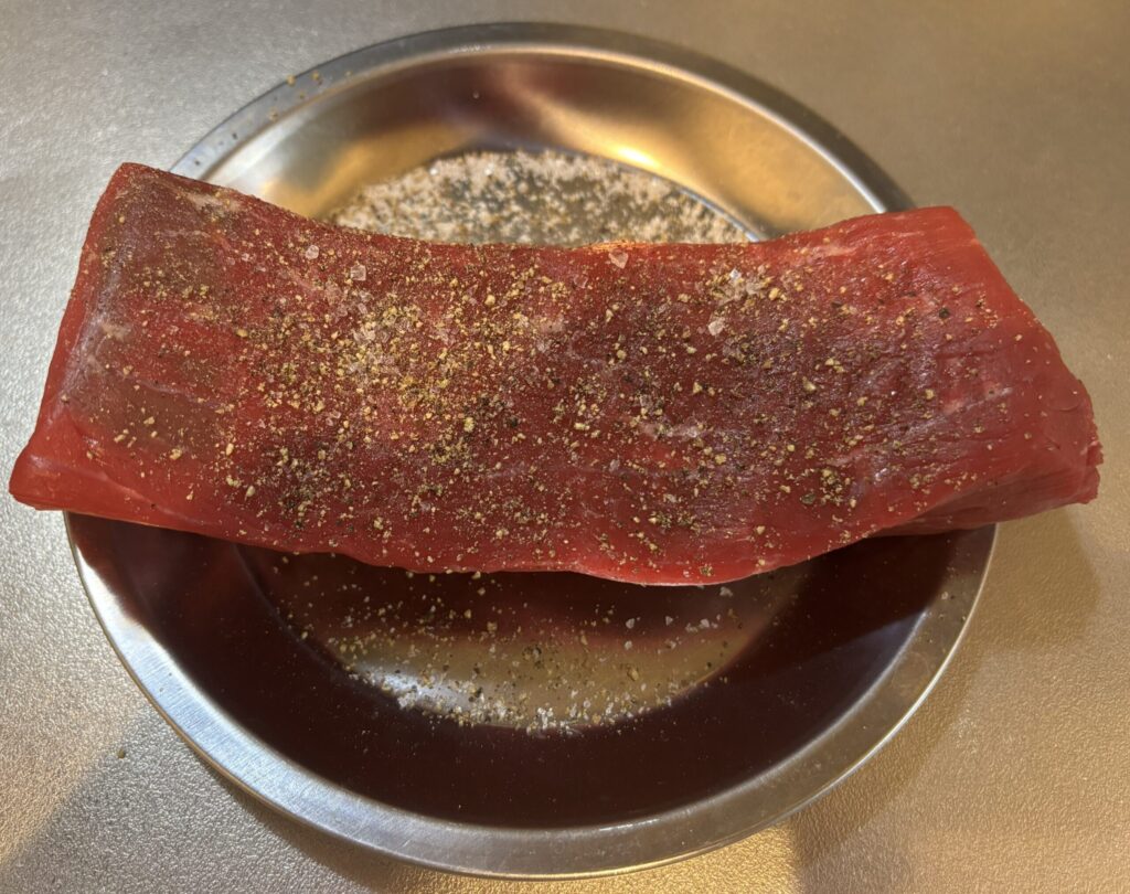 塩胡椒した牛もも肉