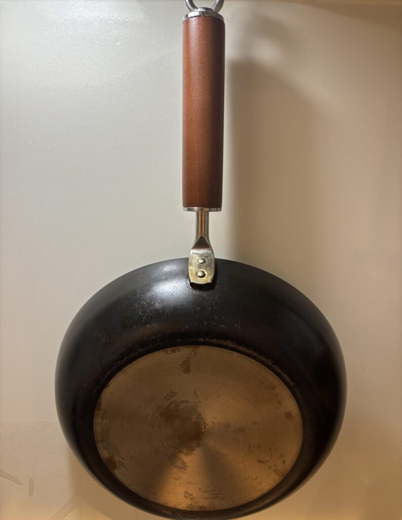 クーベルフライパンの後ろ側(1年以上使用)