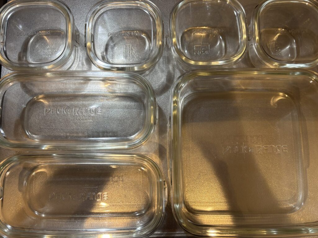 Iwakiの耐熱ガラス容器7個セット全体